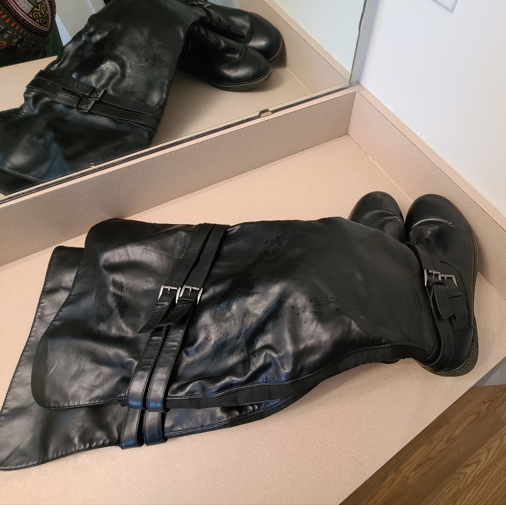 Torrid Size 12W Over the knee black cuffable leather riding boots